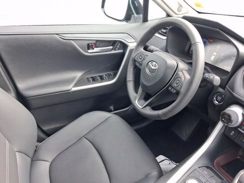 Used 2025 Toyota RAV4 Limited w/ Advanced Technology Package AWD/4WD image 22