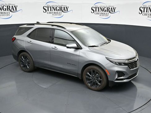 Used 2023 Chevrolet Equinox RS w/ RS Leather Package image 9