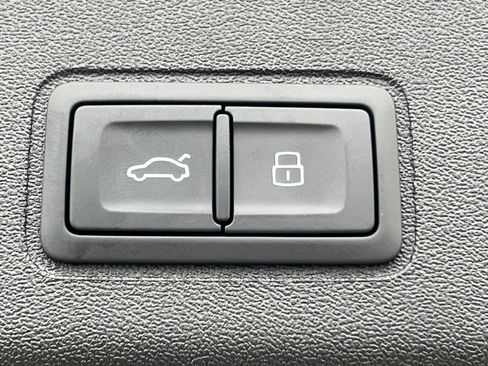 New 2026 Audi Q3 quattro 2.0T image 13