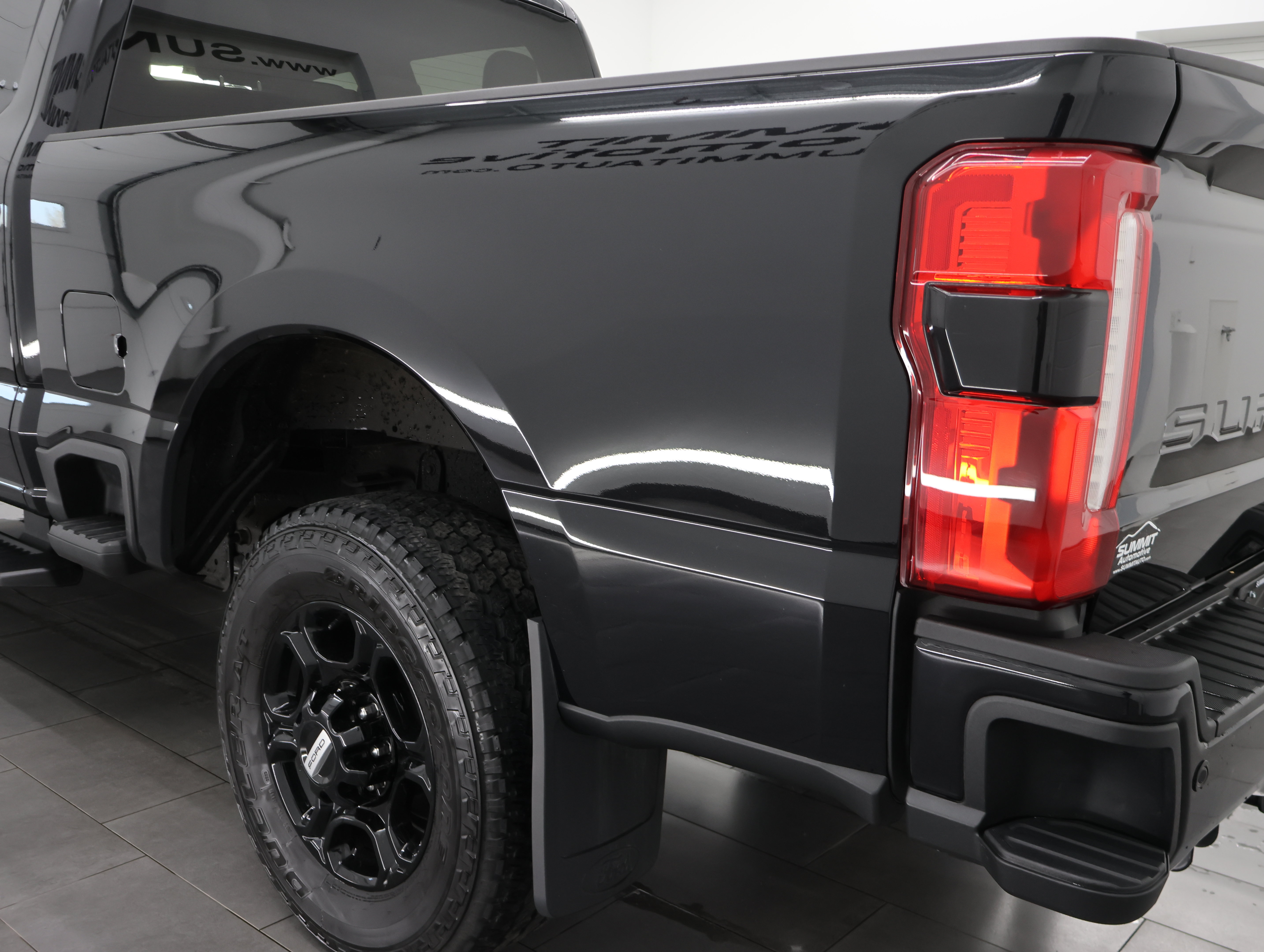 Used 2023 Ford F350 XLT w/ XLT Premium Package AWD/4WD image 33