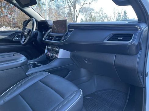 Used 2023 GMC Yukon XL SLT image 29