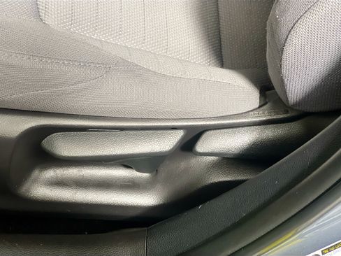 Used 2021 Toyota Corolla SE FWD image 15
