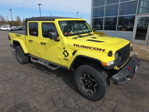 Used 2023 Jeep Gladiator Rubicon w/ Cold Weather Group image 9