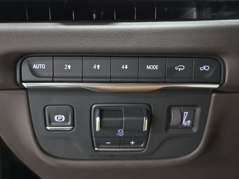 Used 2025 Cadillac Escalade Premium Luxury w/ Touring Package AWD/4WD image 21