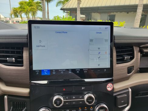 Used 2023 Ford Expedition Limited RWD image 22