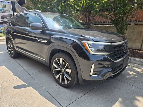Used 2026 Volkswagen Atlas SEL Premium R-Line AWD/4WD image 2
