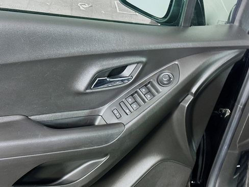 Used 2020 Chevrolet Trax LS image 15