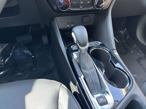 Used 2024 Buick Encore GX Sport Touring image 15