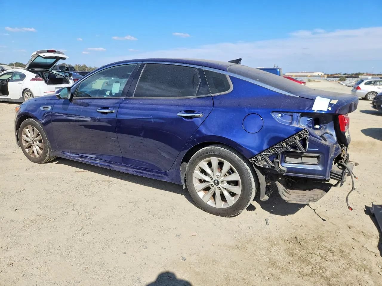 Used 2018 Kia Optima EX w/ Premium Package FWD image 2