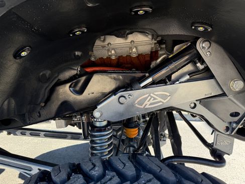 Used 2022 Ford F450 Platinum w/ FX4 Off-Road Package image 4