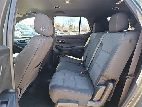 Used 2023 Chevrolet Traverse LT image 11