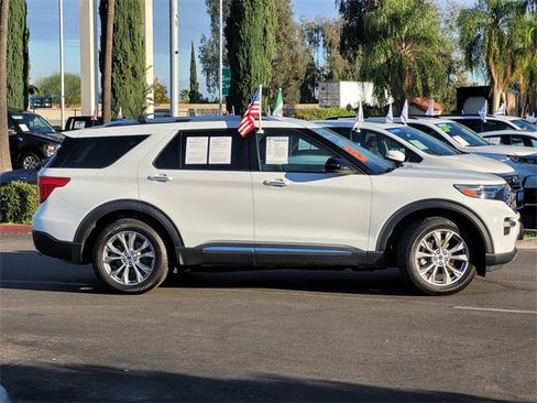 Used 2023 Ford Explorer Limited image 4