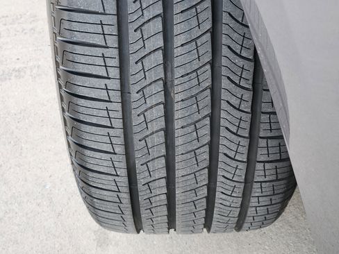 New 2025 Land Rover Range Rover Long Wheelbase SE image 11