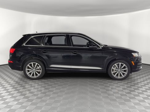 Used 2019 Audi Q7 3.0T Premium Plus w/ Premium Plus Package AWD/4WD image 8