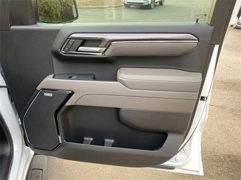 Used 2023 Chevrolet Silverado 1500 ZR2 w/ Technology Package image 37