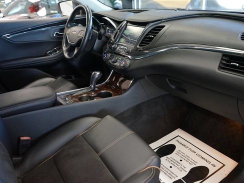 Used 2015 Chevrolet Impala LT FWD image 40
