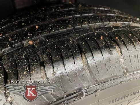 Used 2024 Ford Edge SEL image 8