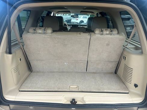 Used 2014 Ford Expedition XLT w/ Equipment Group 202A AWD/4WD image 21