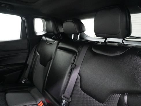 Used 2024 Jeep Compass Latitude w/ Sun and Sound Group image 12