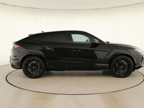 Used 2025 Lamborghini Urus SE AWD/4WD image 8
