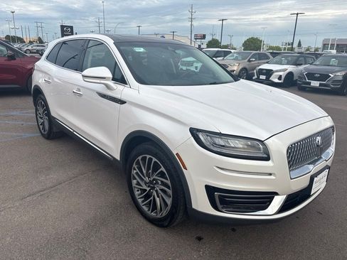 Used 2019 Lincoln Nautilus Reserve AWD/4WD image 3