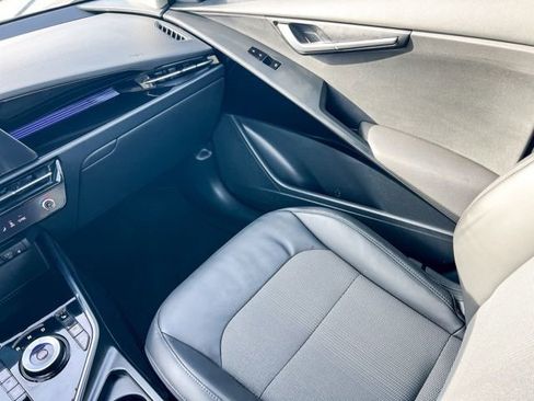 Certified 2024 Kia Niro Wind w/ Wind Preserve Package image 13