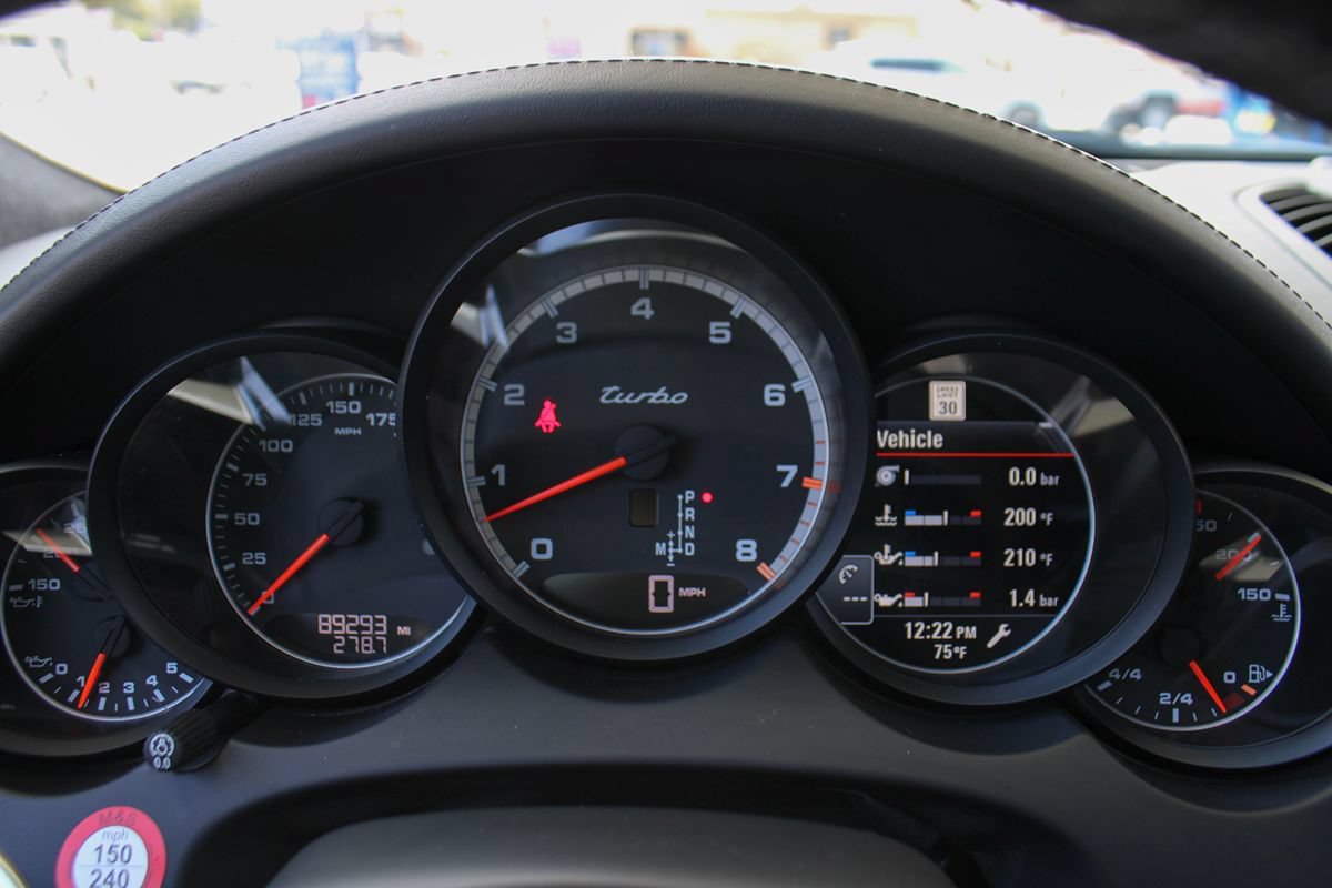 Used 2015 Porsche Cayenne Turbo AWD/4WD image 27