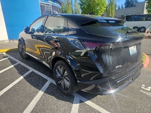 Used 2023 Nissan Ariya AWD image 3