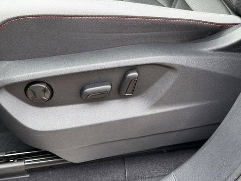 Used 2025 Volkswagen Atlas Peak Edition SE image 23