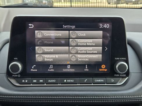 Used 2023 Nissan Rogue SV image 11