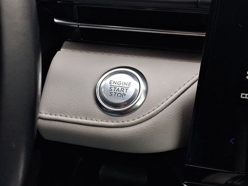 Certified 2025 Lincoln Nautilus Premier AWD/4WD image 24
