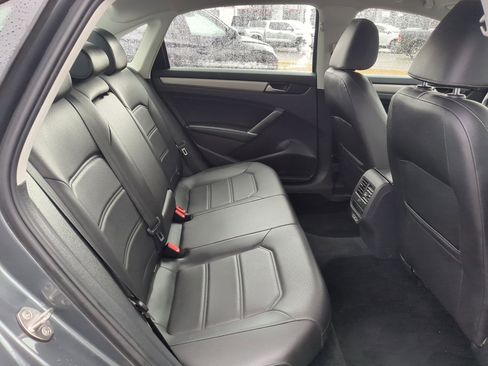 Used 2021 Volkswagen Passat 2.0T SE image 31