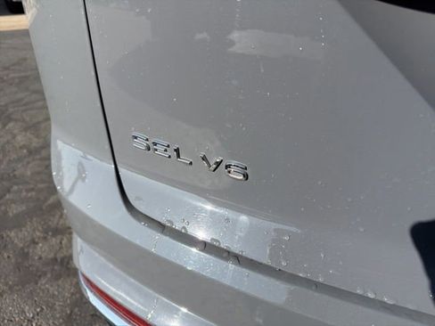 Used 2022 Volkswagen Atlas Cross Sport SEL R-Line image 41