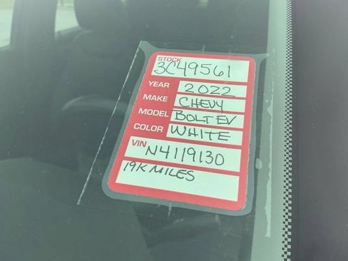 Used 2022 Chevrolet Bolt EUV LT w/ Convenience Package FWD image 36