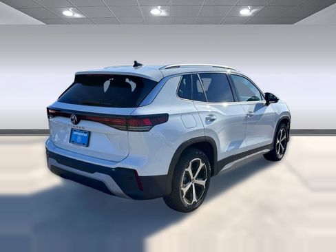 New 2026 Volkswagen Tiguan SE FWD image 9