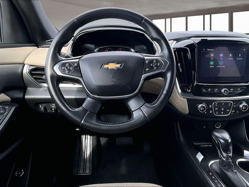 Used 2020 Chevrolet Traverse LT image 6