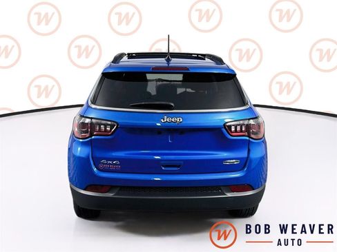Used 2022 Jeep Compass Latitude w/ Sun and Sound Group AWD/4WD image 7