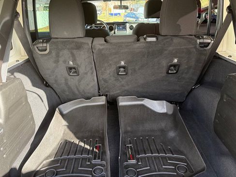 Used 2019 Jeep Wrangler Unlimited Sport S image 39