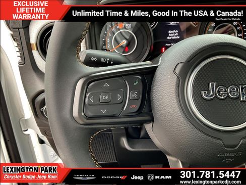 Used 2025 Jeep Wrangler Unlimited Sport AWD/4WD image 11