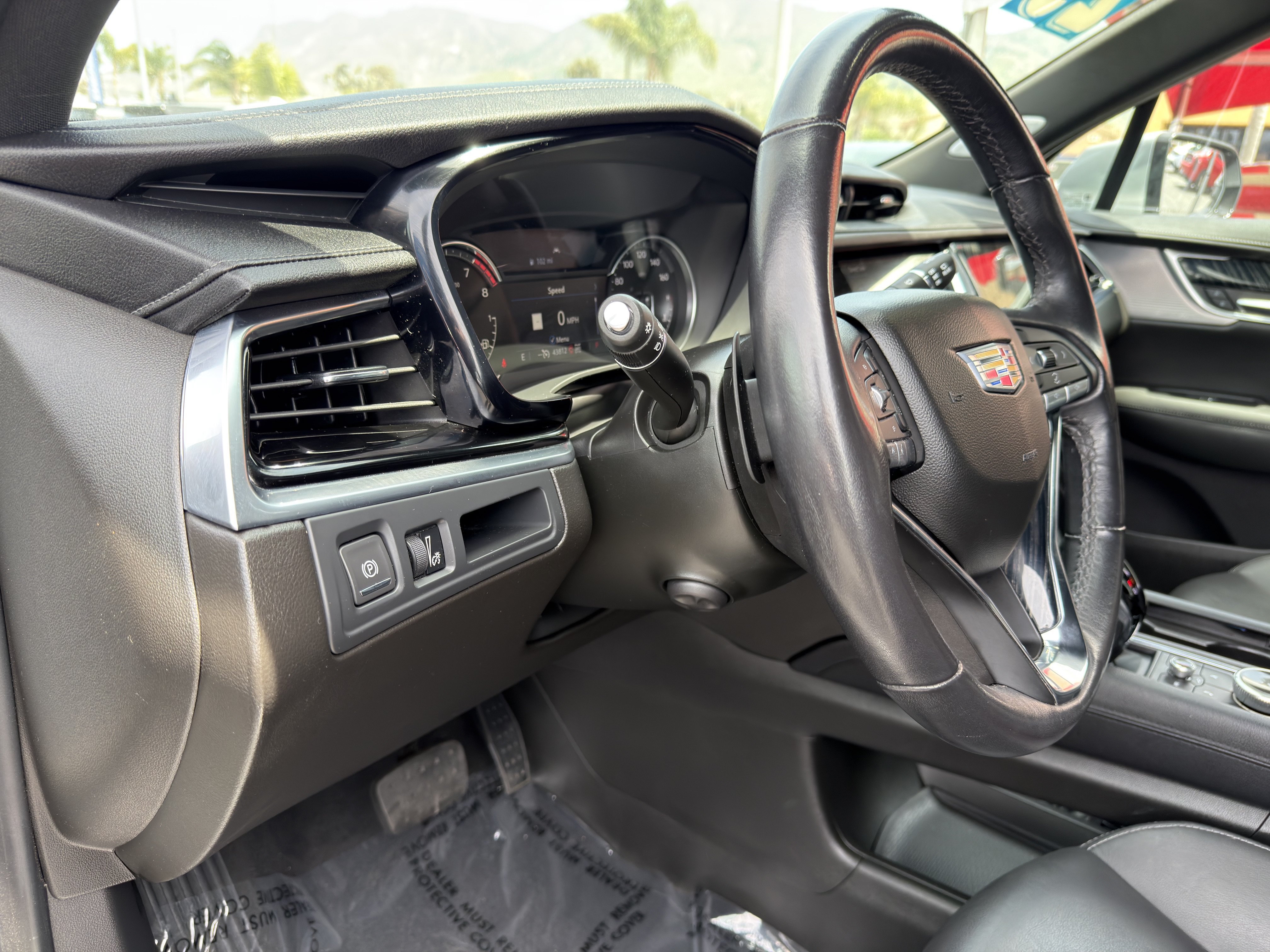 Used 2024 Cadillac XT6 Premium Luxury AWD/4WD image 28