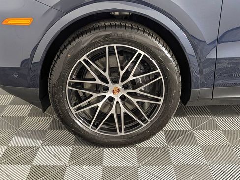 New 2026 Porsche Cayenne Coupe AWD/4WD image 11