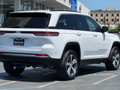 New 2026 Jeep Grand Cherokee Limited AWD/4WD image 4
