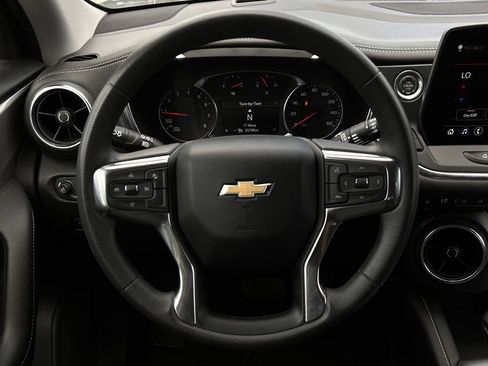 Used 2025 Chevrolet Blazer LT image 13