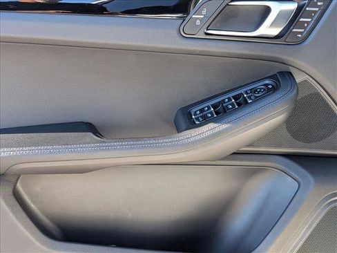 Used 2025 Porsche Macan Turbo image 13