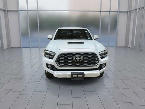 Certified 2022 Toyota Tacoma TRD Sport w/ Technology Package AWD/4WD image 3