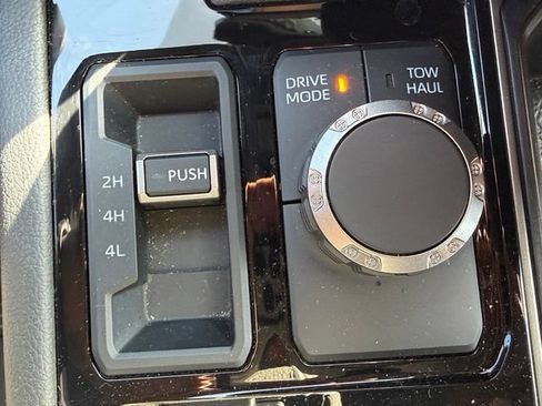 Used 2025 Toyota Tundra Limited AWD/4WD image 24
