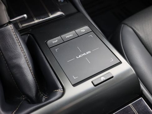 Used 2023 Lexus GX 460 Premium w/ Accessory Package AWD/4WD image 33