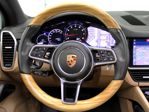 Used 2019 Porsche Cayenne image 58