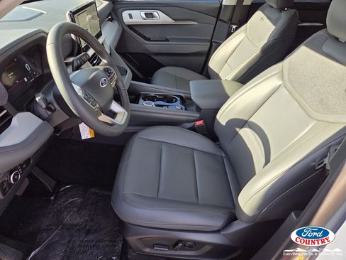 New 2026 Ford Explorer Active w/ Active Comfort Package image 5