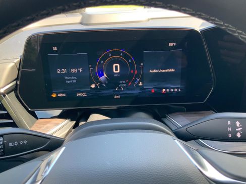 New 2026 Chevrolet Suburban LT AWD/4WD image 18